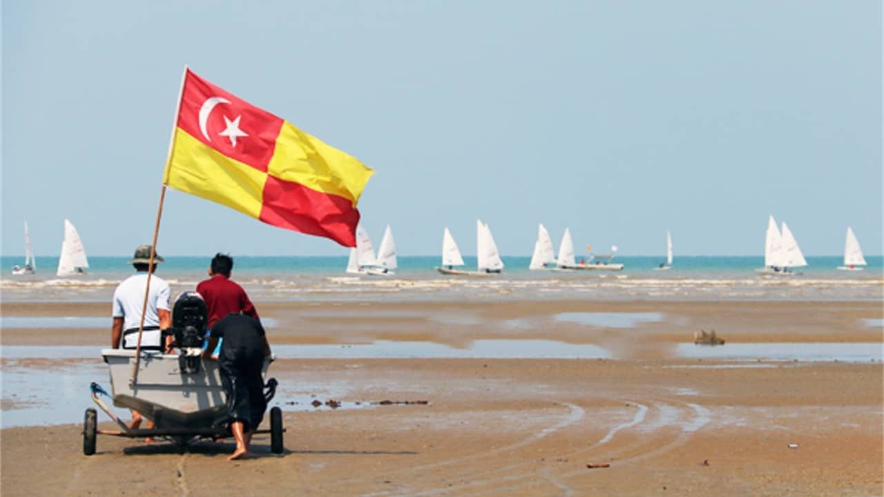 Pusat Latihan Perahu Layar Batu Laut