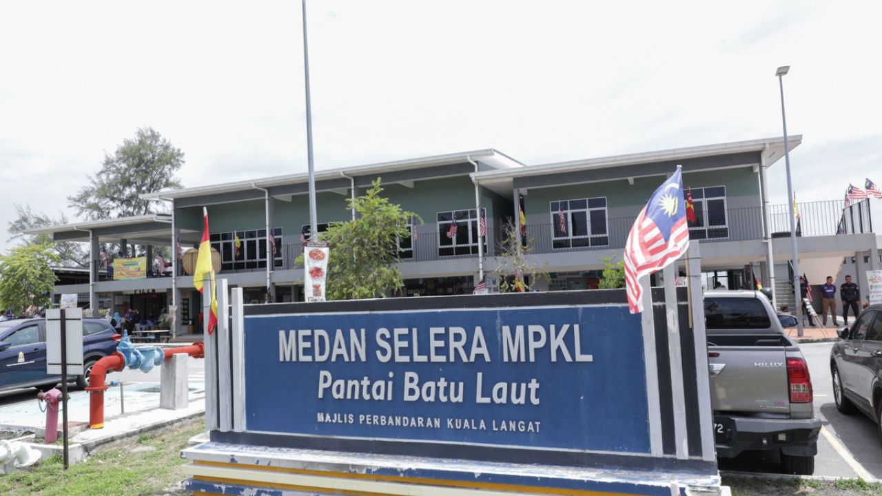 Medan Selera Pantai Batu Laut